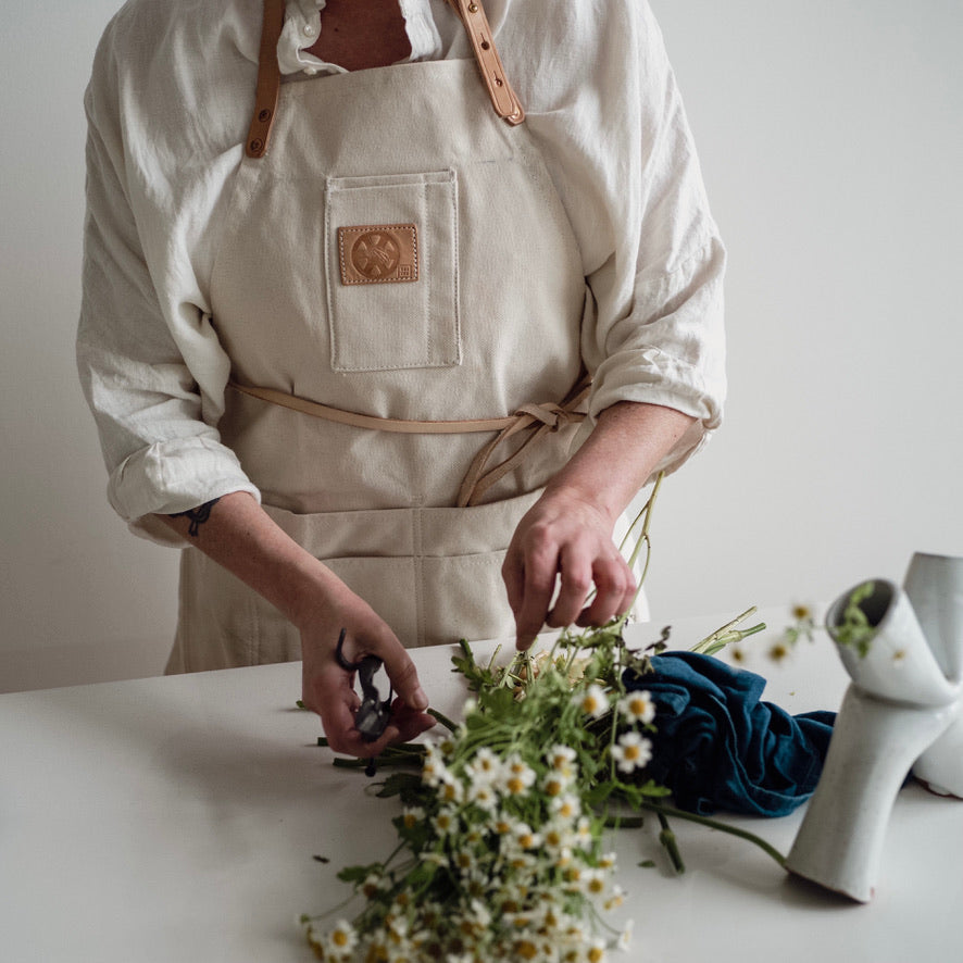 THE NATURAL CANVAS APRON - view 3
