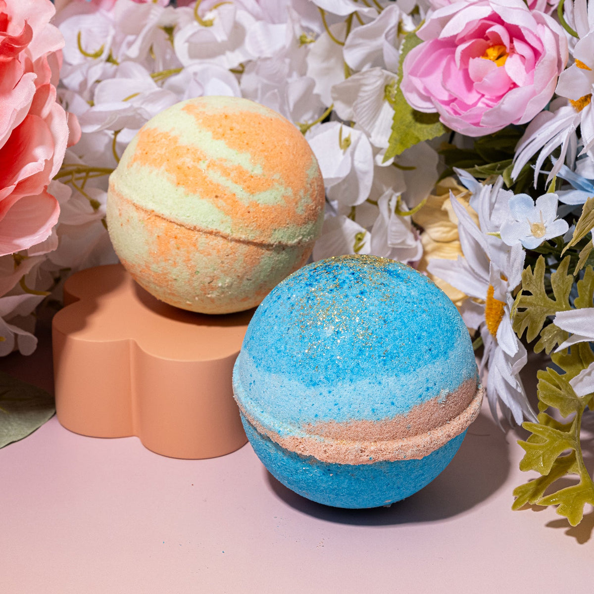 Fresh Currant 10oz Mystery Jewelry Bath Bomb - view 3